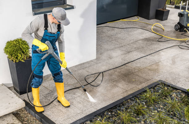 Best Deck Cleaning Services  in Lincolndale, NY